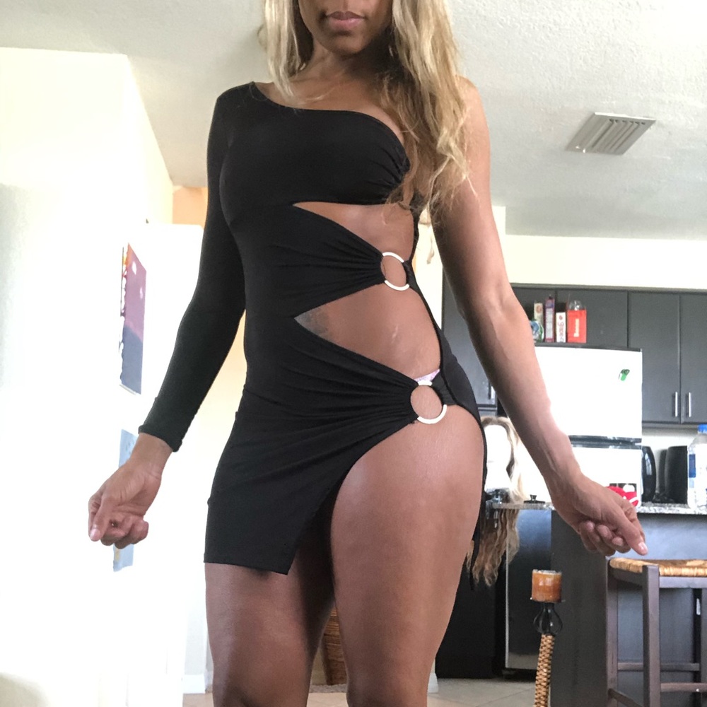 Brand new fashionova black dress cut out S